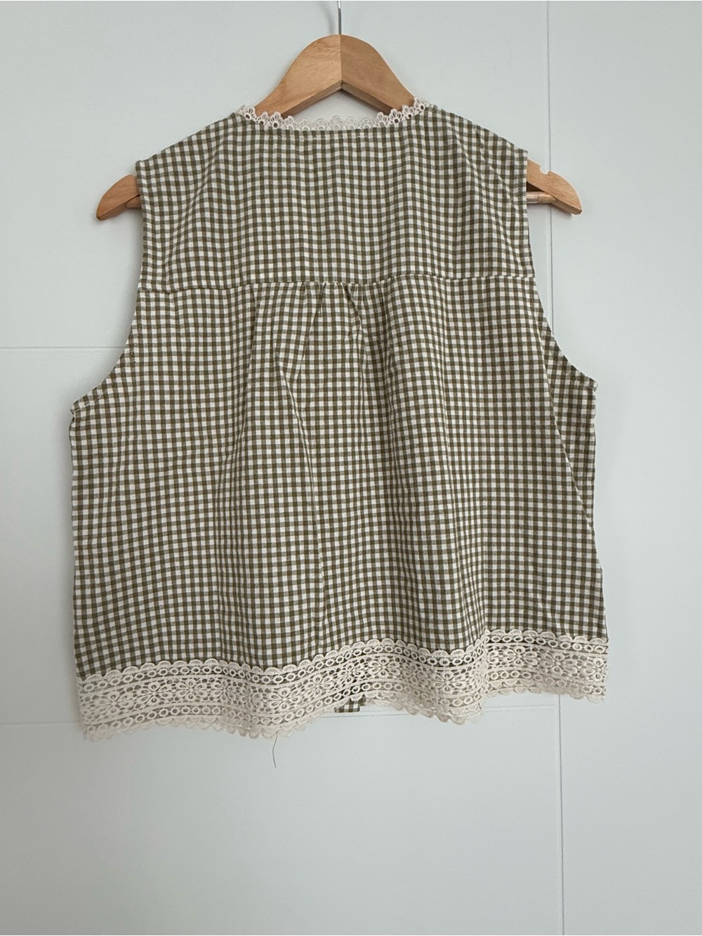 Olive Gingham Crochet-Trim Sleeveless Top - Picture 2 of 6
